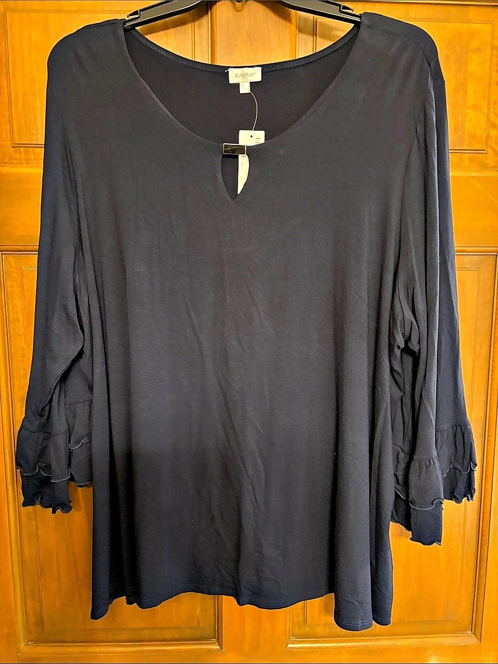 avenue Women's Ruffle Cuff Blouse in dark navy 15Size 3X NWT